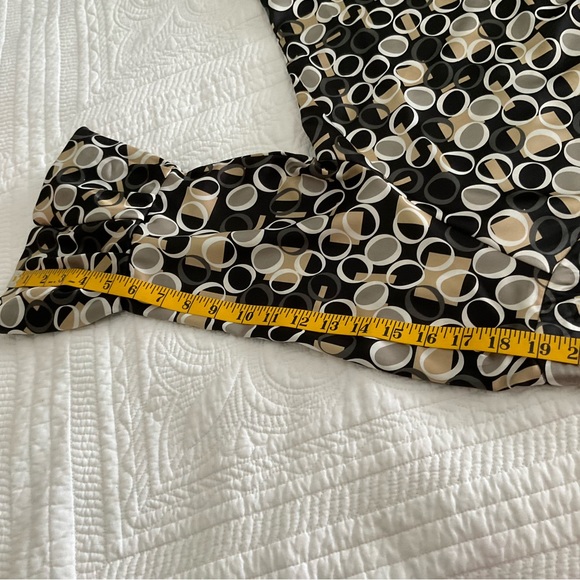 BLACK AND TAUPE GEOMETRIC PATTERN PRINT BLOUSE, SIZE: L - Picture 8 of 9